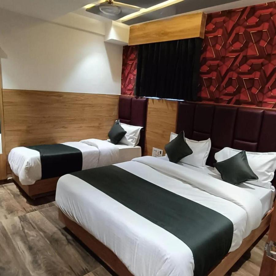 Hotel Paramount Villa Gandhinagar Eksteriør bilde
