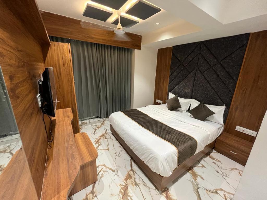 Hotel Paramount Villa Gandhinagar Eksteriør bilde
