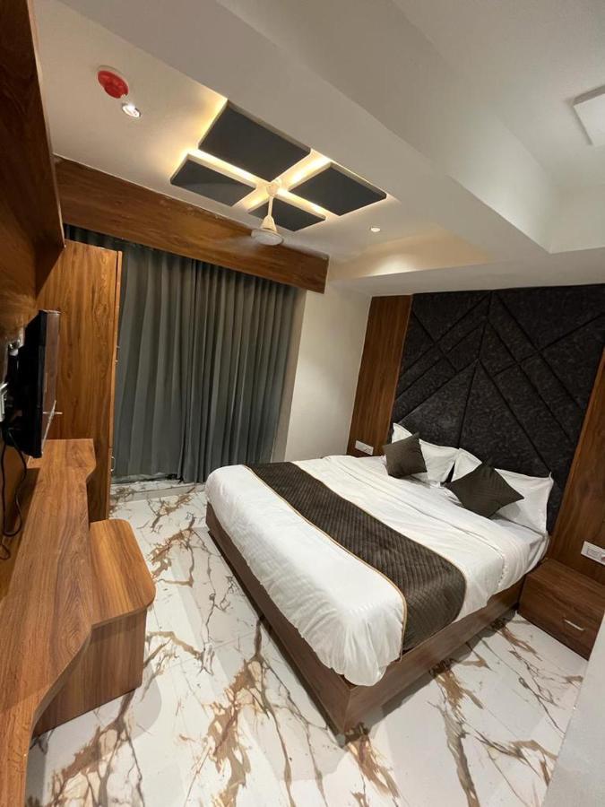 Hotel Paramount Villa Gandhinagar Eksteriør bilde