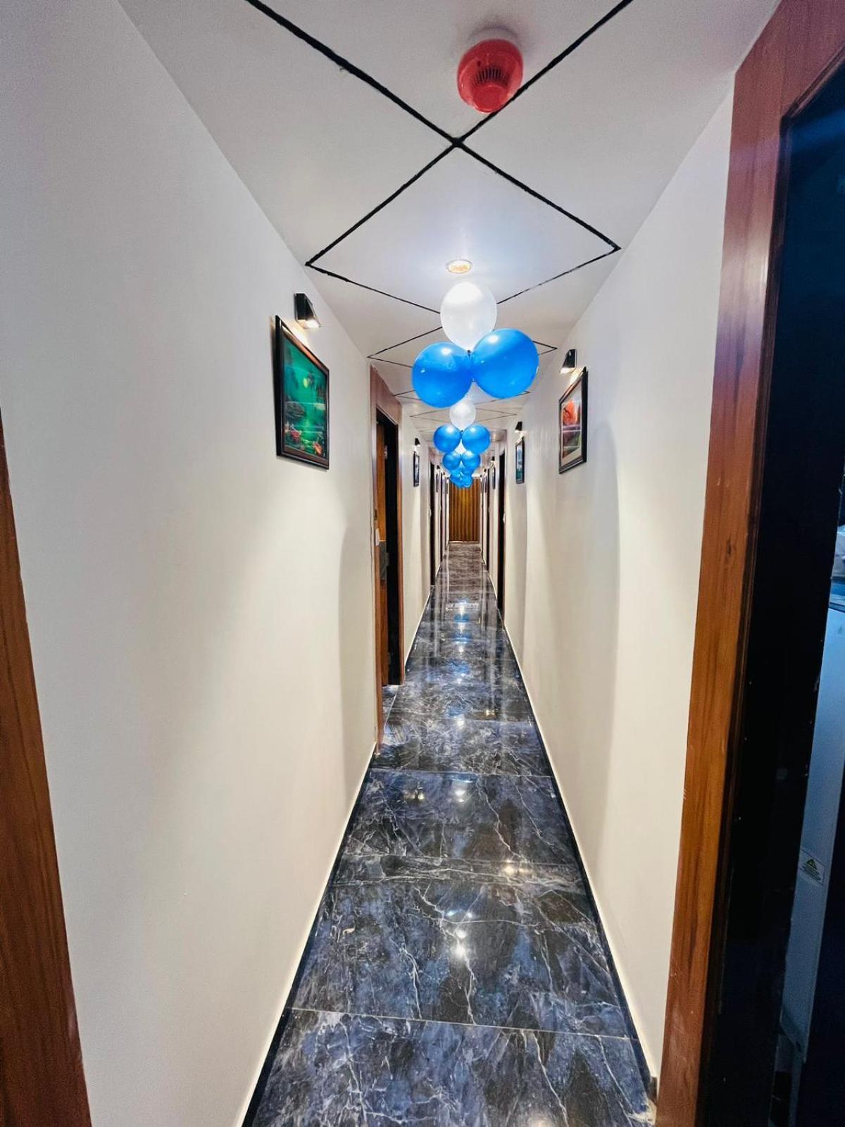 Hotel Paramount Villa Gandhinagar Eksteriør bilde