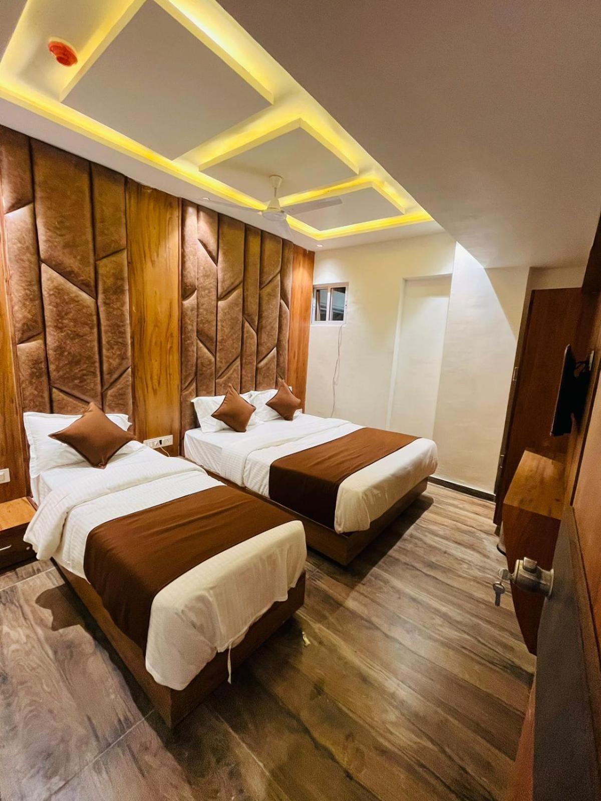 Hotel Paramount Villa Gandhinagar Eksteriør bilde