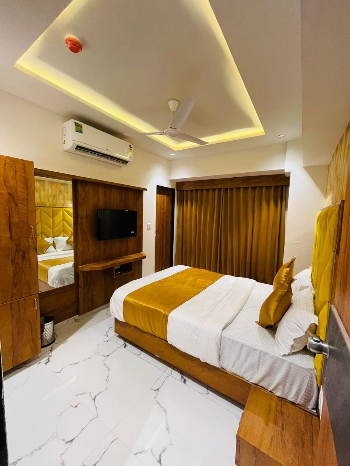Hotel Paramount Villa Gandhinagar Eksteriør bilde