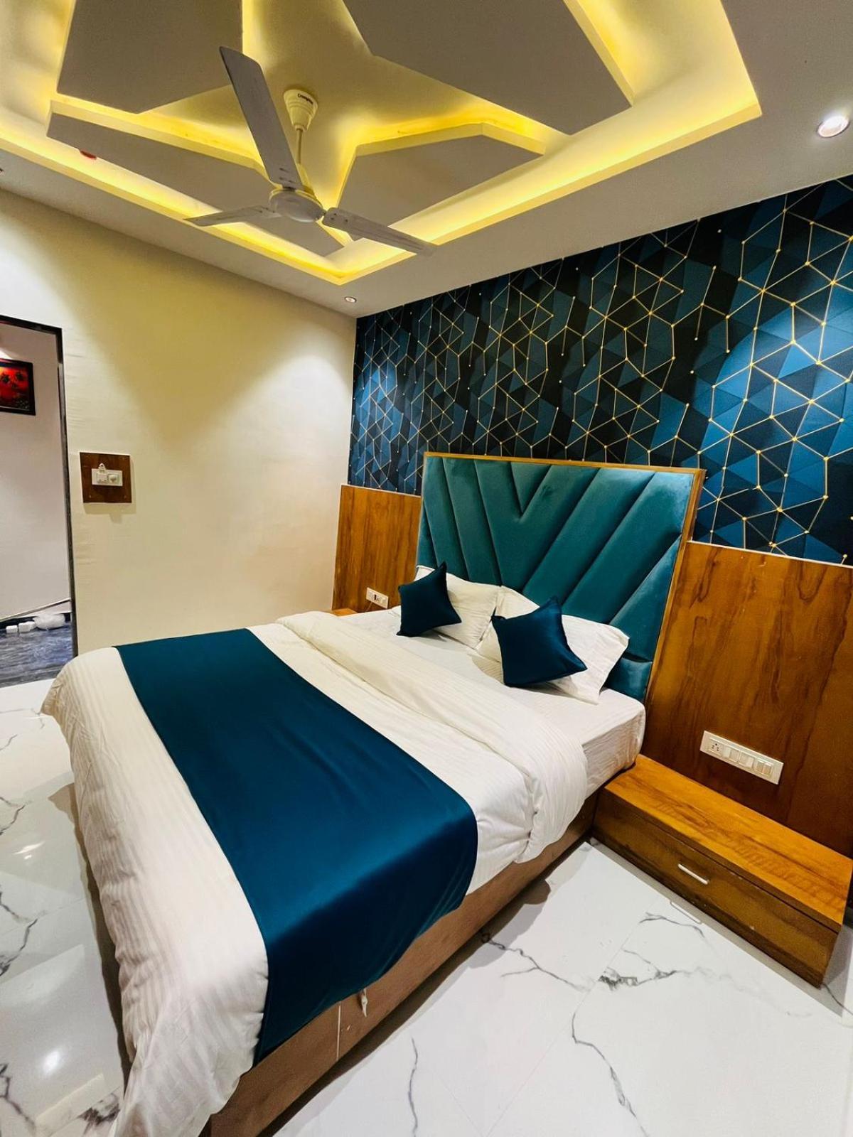 Hotel Paramount Villa Gandhinagar Eksteriør bilde